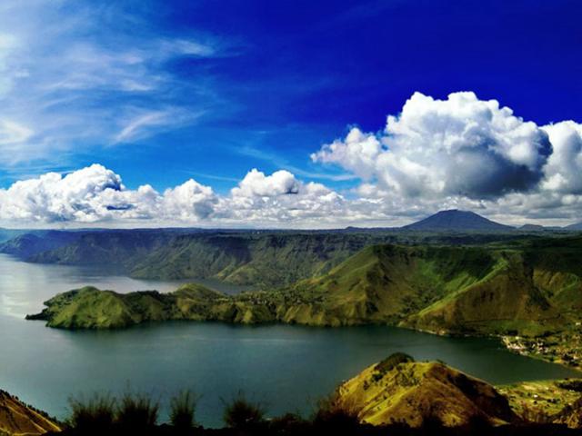 Hồ nước trên núi lửa lớn nhất thế giới nằm ở đâu?