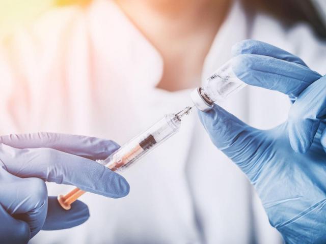 Phụ huynh e ngại tiêm vắc-xin COVID-19 cho trẻ có nguy cơ gây vô sinh: Giám đốc BV Nhi TƯ nói gì?