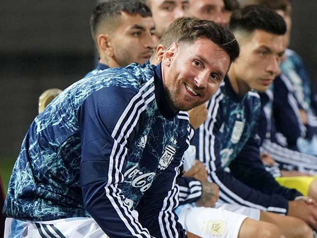 Thể lực Messi gây lo lắng, bỏ ngỏ ra sân trận gặp Brazil vì sức ép từ PSG