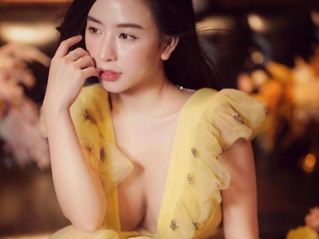 Cô gái Hà Nội được thanh niên Trung Quốc xin cưới mê kiểu váy sexy ”nhất trần gian”