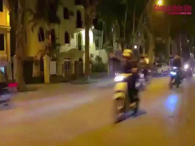 Cảnh sát cơ động chặn nhóm “quái xế” náo loạn phố cổ trong đêm