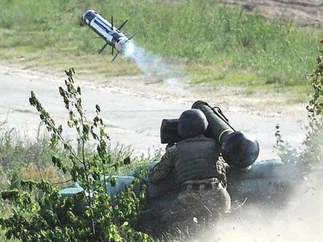 Quân đội Ukraine lần đầu dùng tên lửa Mỹ tấn công phe ly khai: Nga cảnh báo rắn 