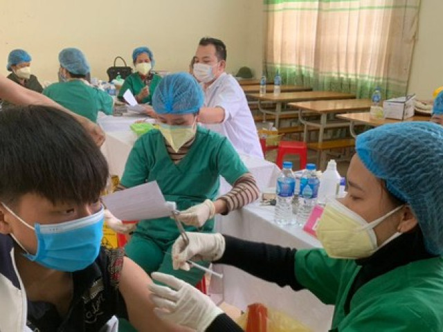 Lãnh đạo Sở Y tế Bắc Giang nói về nguyên nhân 4 học sinh sốc phản vệ khi tiêm vắc xin