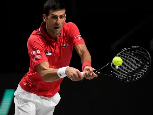 Djokovic rực sáng, Serbia lội ngược dòng vào bán kết Davis Cup 2021