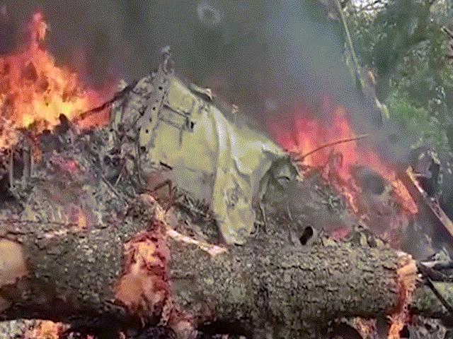 Video: Tai nạn khiến máy bay cháy dữ dội, Tổng Tham mưu trưởng Ấn Độ tử nạn