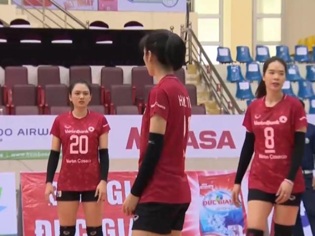 Cô trò HLV Phạm Kim Huệ nhận cú sốc ở giải bóng chuyền vô địch quốc gia