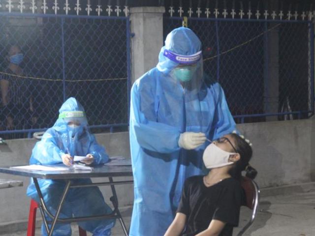 4 người Nghệ An đi chung chuyến bay với ca nhiễm Omicron đầu tiên ở Việt Nam