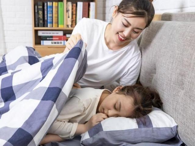 Trước khi ngủ 1 tiếng, bố mẹ nên làm 4 điều này để cải thiện IQ, EQ cho trẻ