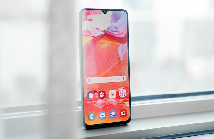 3 smartphone có màn hình siêu "khủng", thiết kế dị mà giá lại cực "mềm" - 1