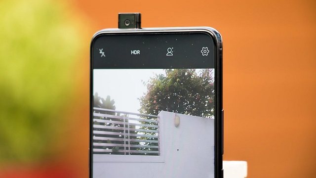 3 smartphone có màn hình siêu "khủng", thiết kế dị mà giá lại cực "mềm" - 4