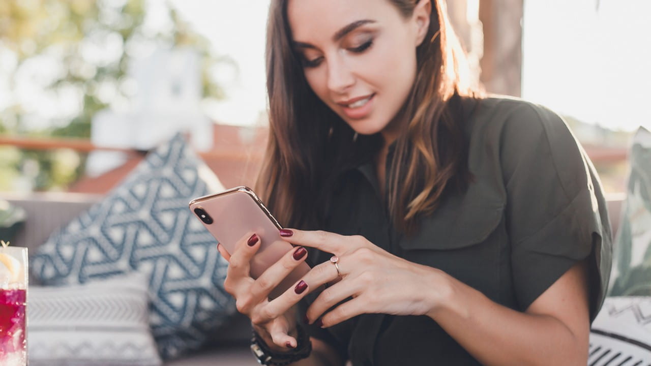 3 smartphone giá dưới 10 triệu có màu cực độc chắc chắn chinh phục chị em ngày 8/3 - 4