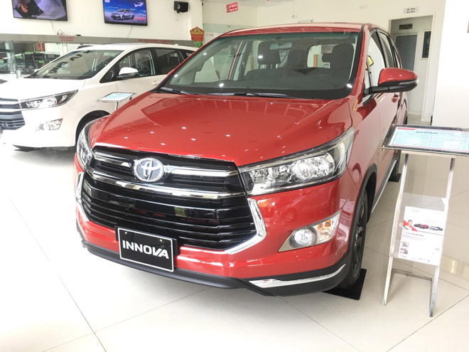 Giá xe Toyota Innova cập nhật tháng 10/2018: Phiên bản đặc biệt Venturer giá từ 855 triệu đồng - 4